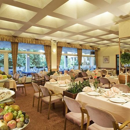 Hotel Patria Pecs Nhà hàng bức ảnh