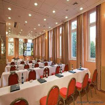Hotel Patria Pecs Ngoại thất bức ảnh