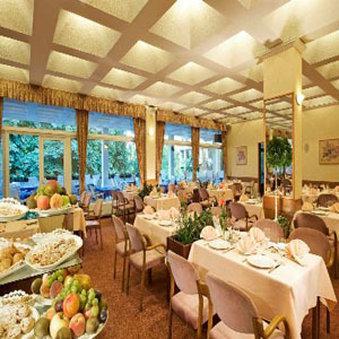 Hotel Patria Pecs Ngoại thất bức ảnh