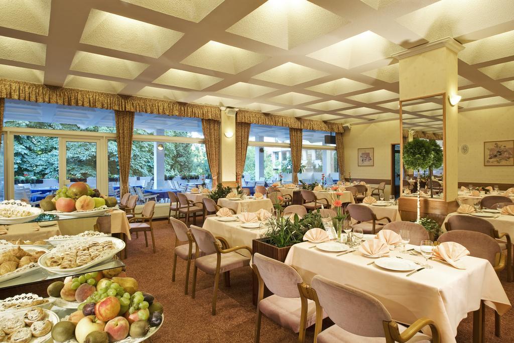 Hotel Patria Pecs Nhà hàng bức ảnh